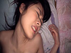 性欲を我慢できずに寝入る妹・娘・姪・近親夜這いわいせつ性交 サンプル動画サムネイル